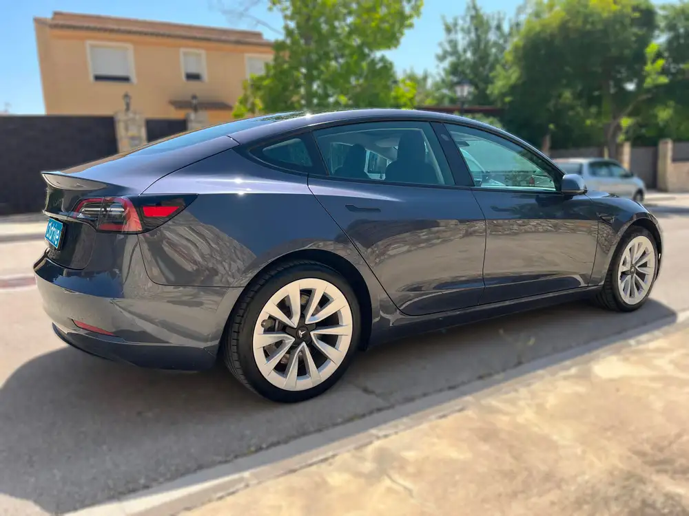 TESLA model 3