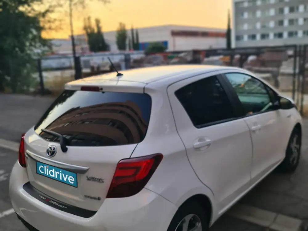 TOYOTA yaris