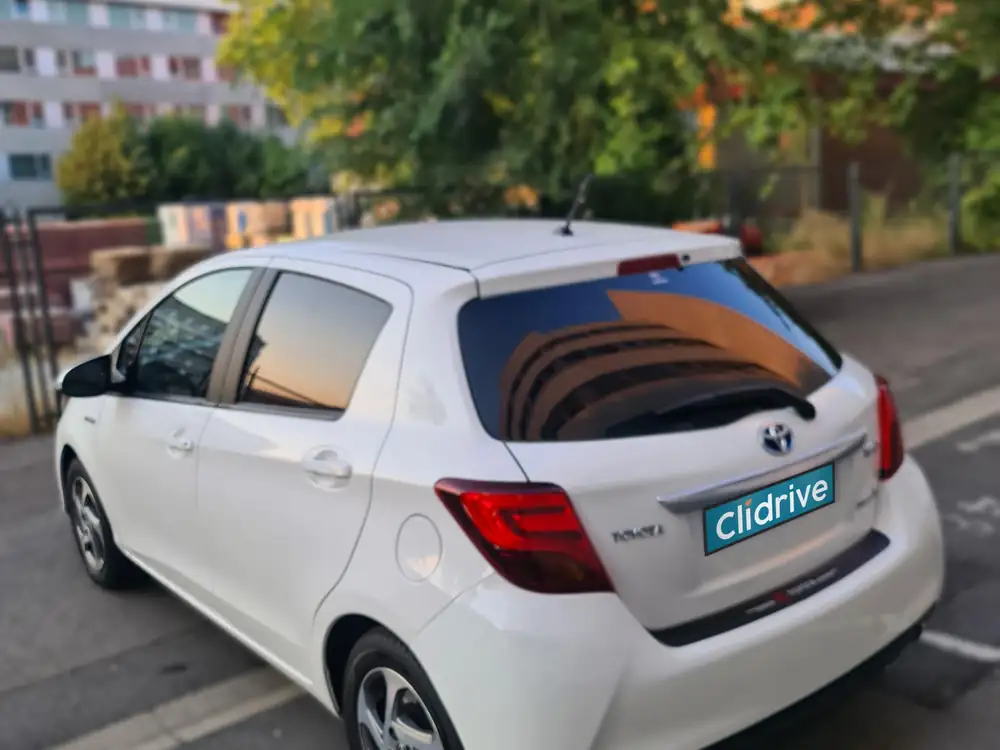 TOYOTA yaris