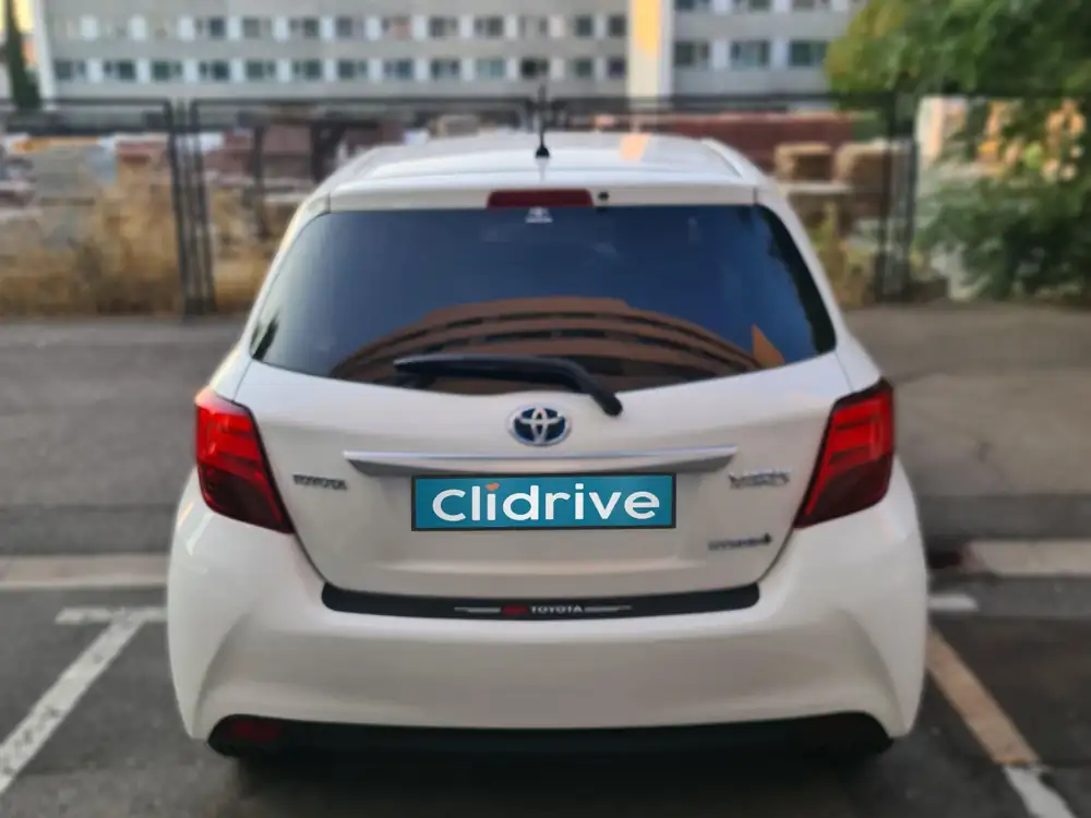TOYOTA yaris