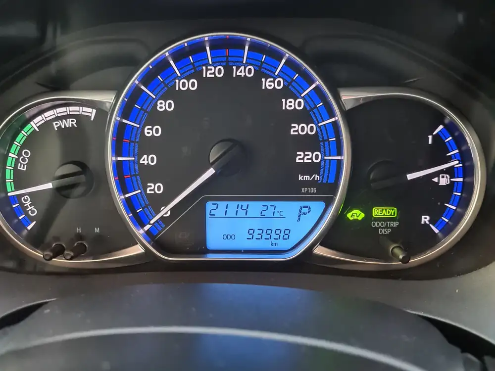 TOYOTA yaris