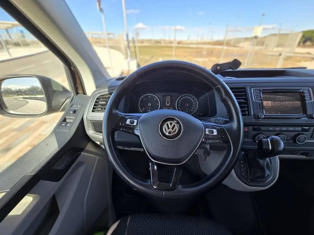 VOLKSWAGEN caravelle