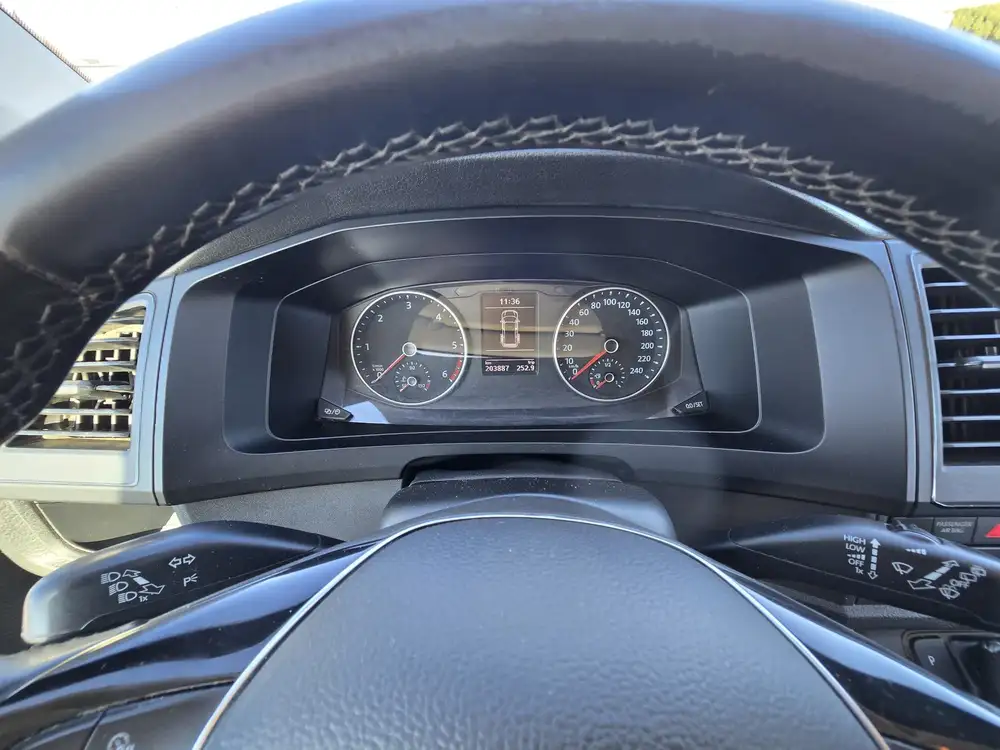 VOLKSWAGEN caravelle