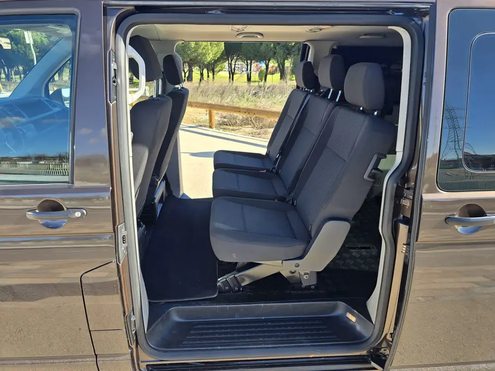 VOLKSWAGEN caravelle