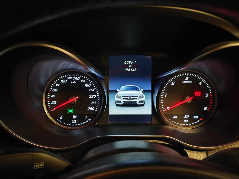 MERCEDES clase c - Foto 8 | Clidrive