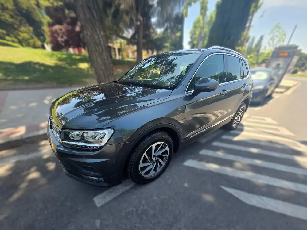 VOLKSWAGEN tiguan