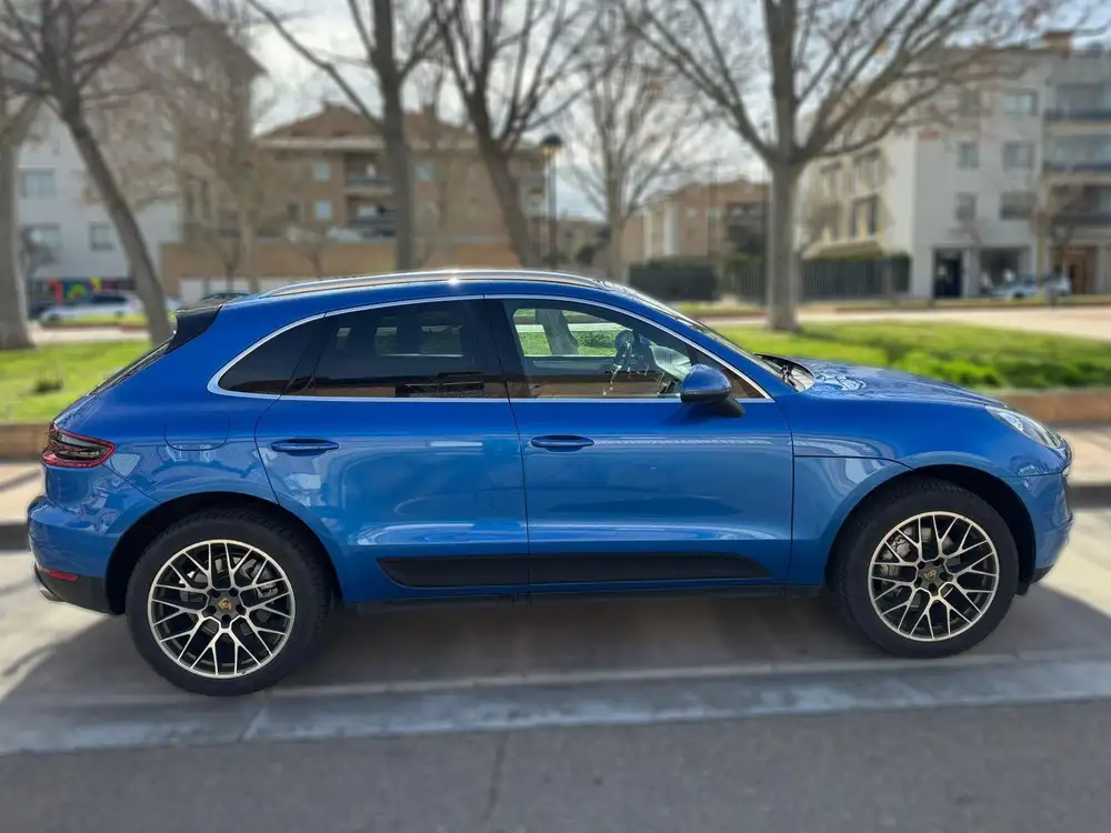 PORSCHE macan
