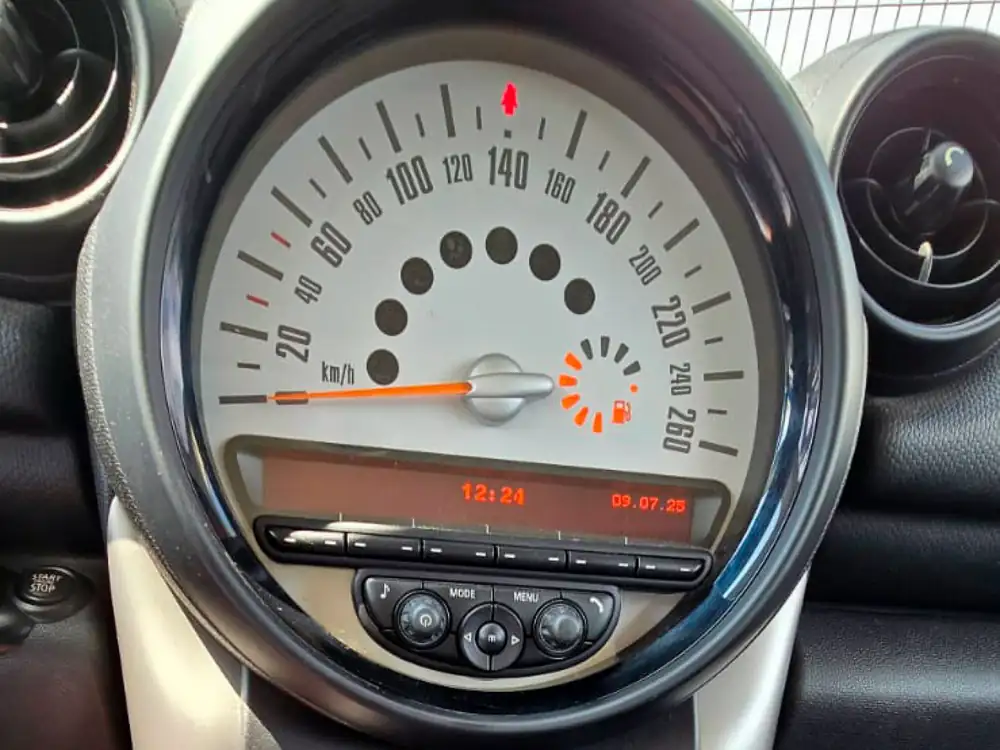MINI paceman