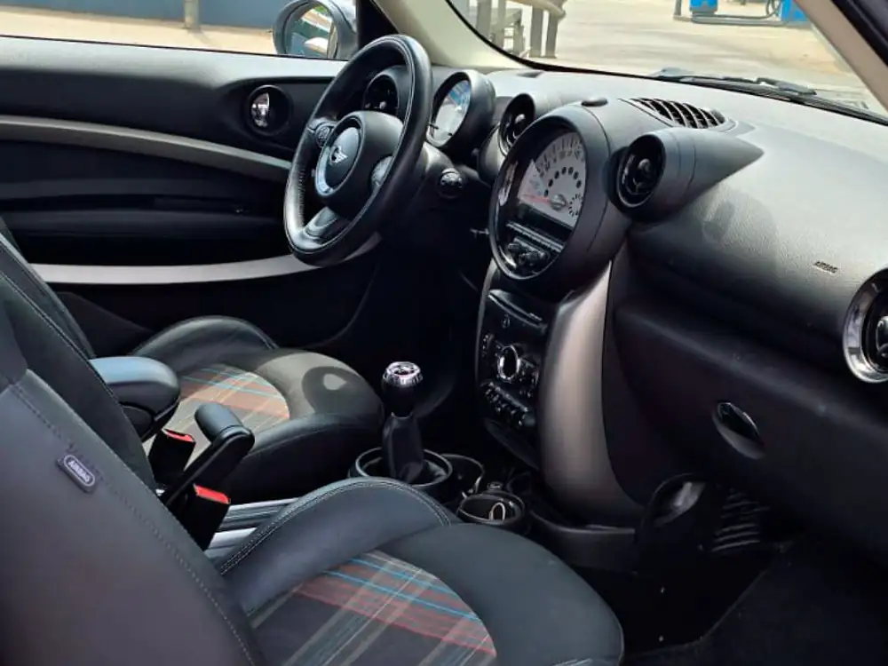 MINI paceman