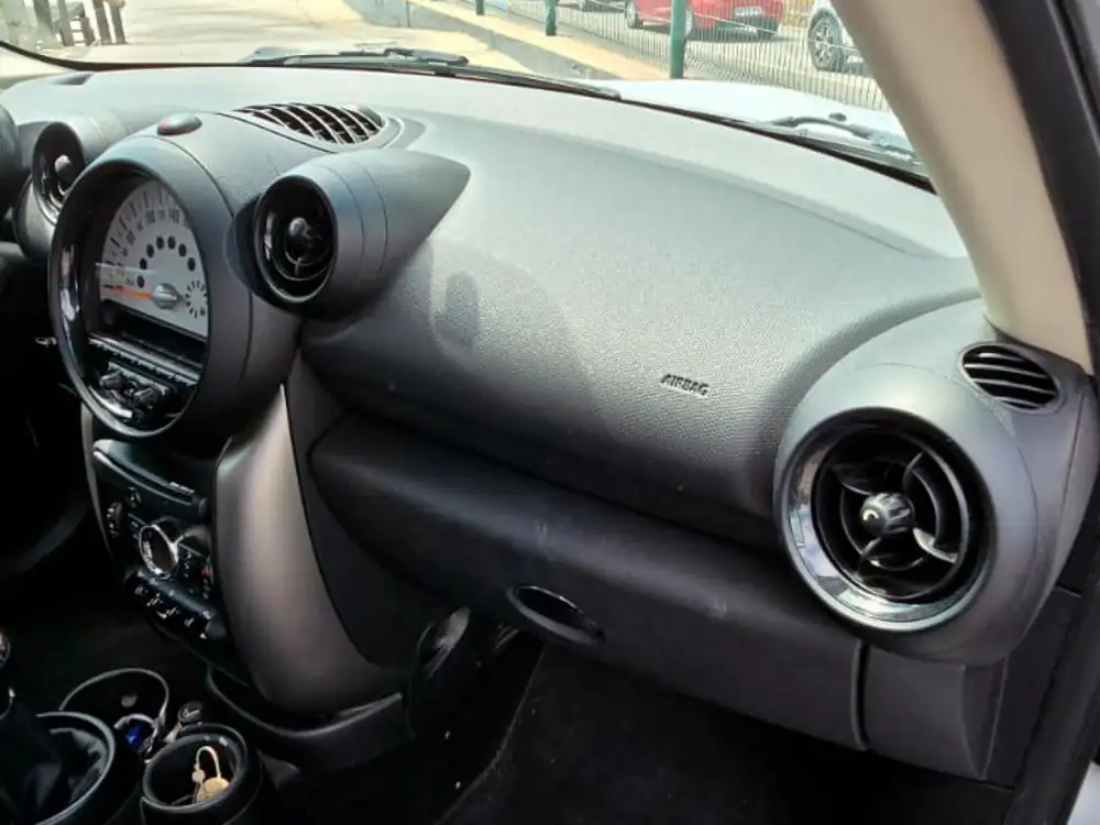 MINI paceman