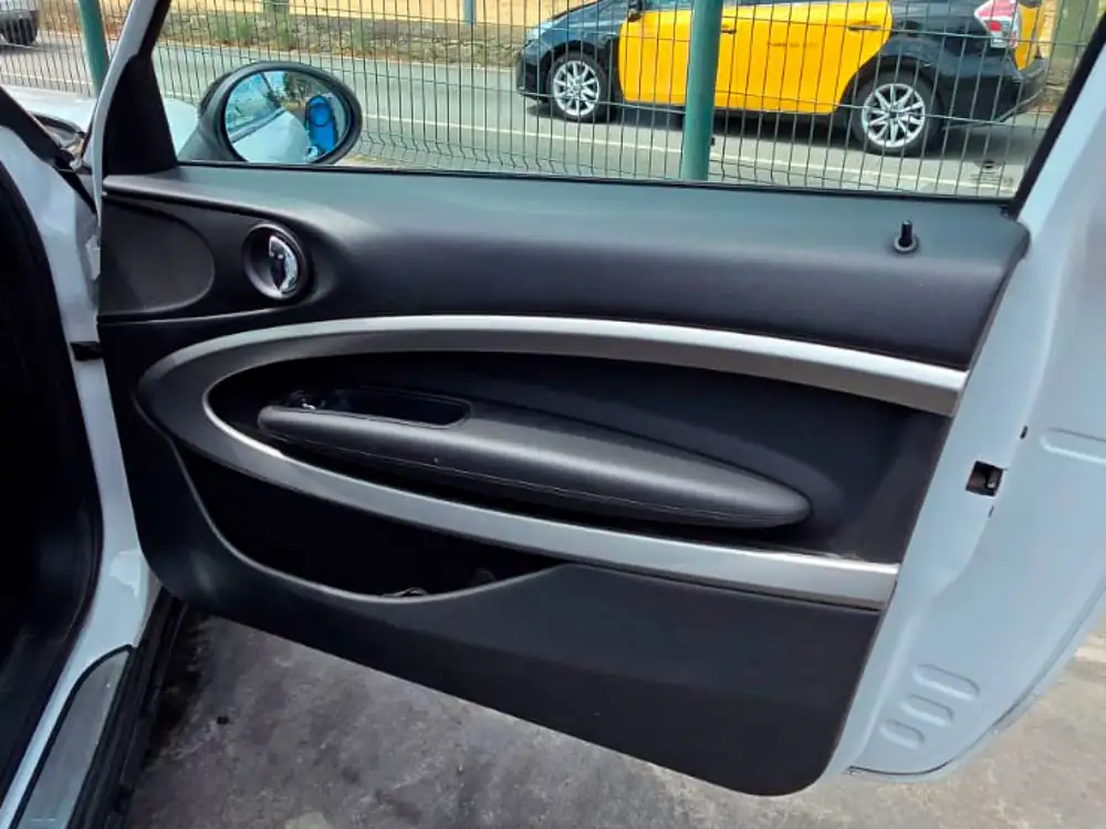 MINI paceman