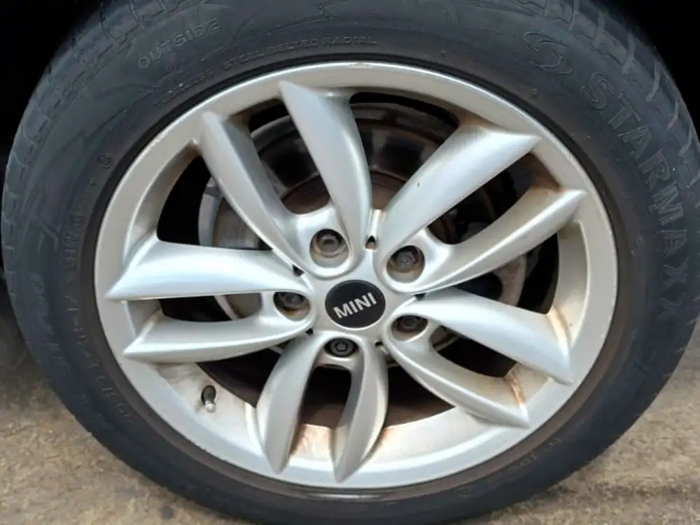 MINI paceman