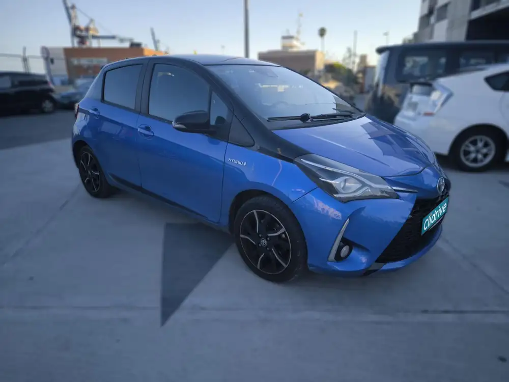 TOYOTA yaris