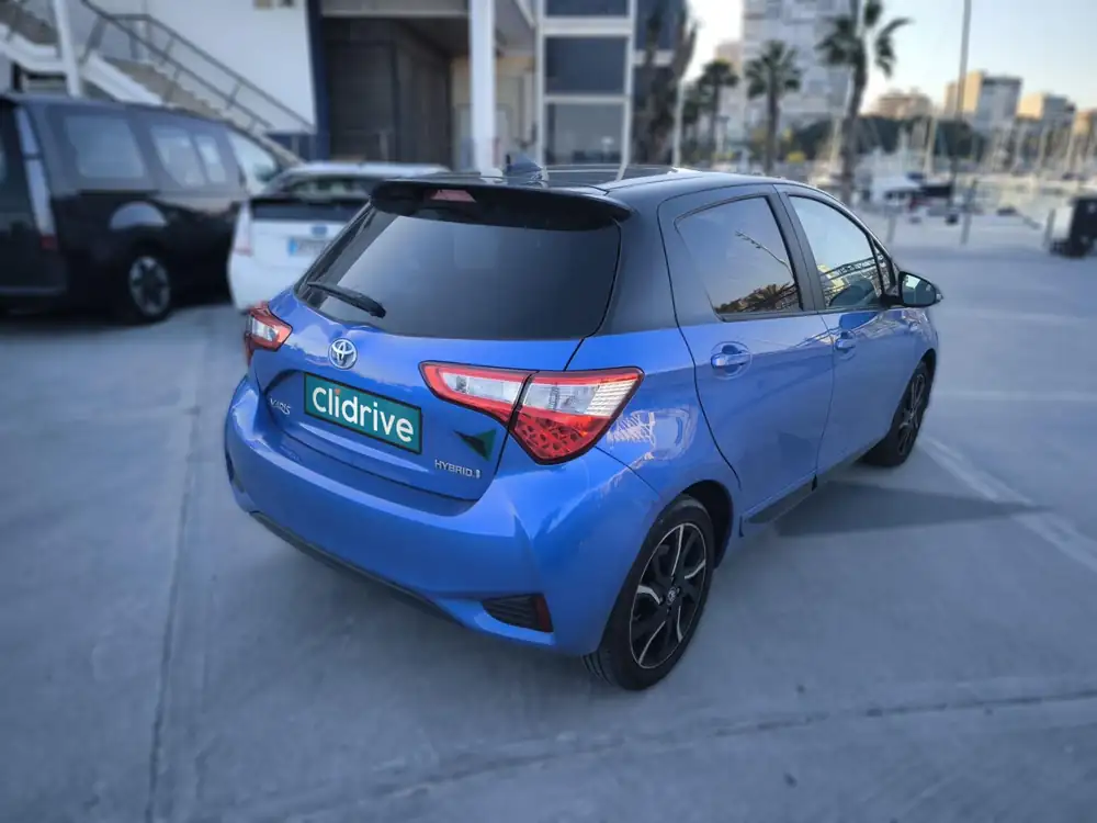TOYOTA yaris