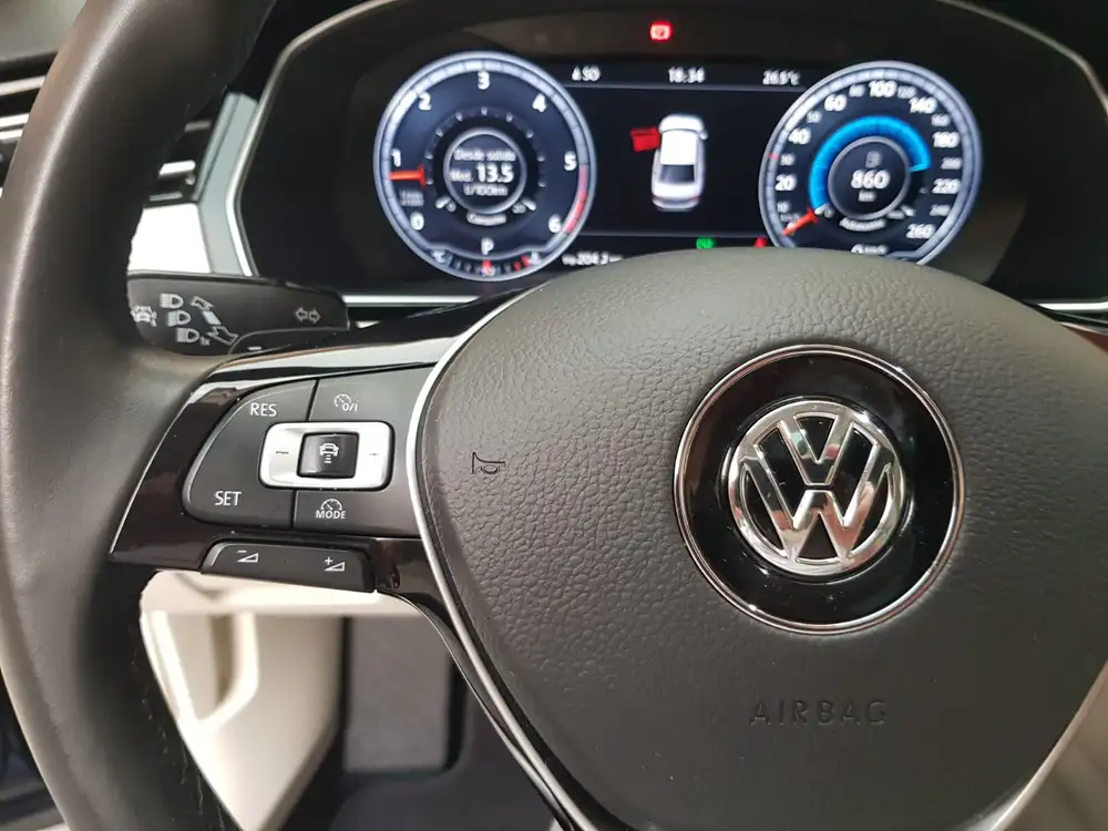 VOLKSWAGEN passat