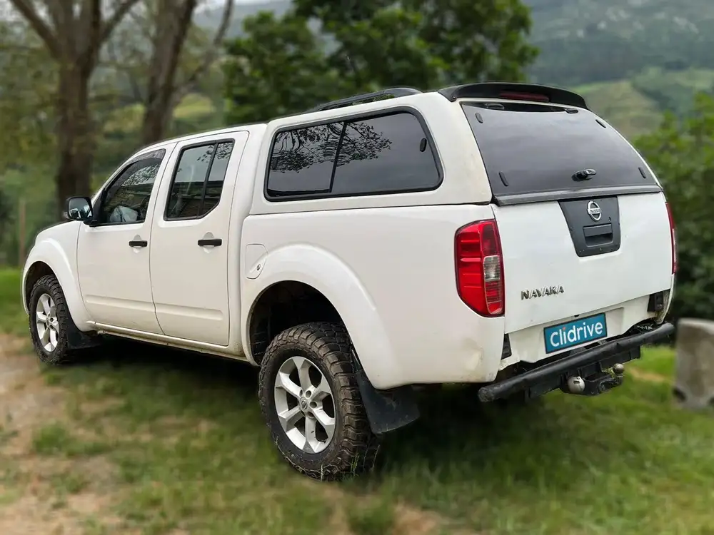 NISSAN navara