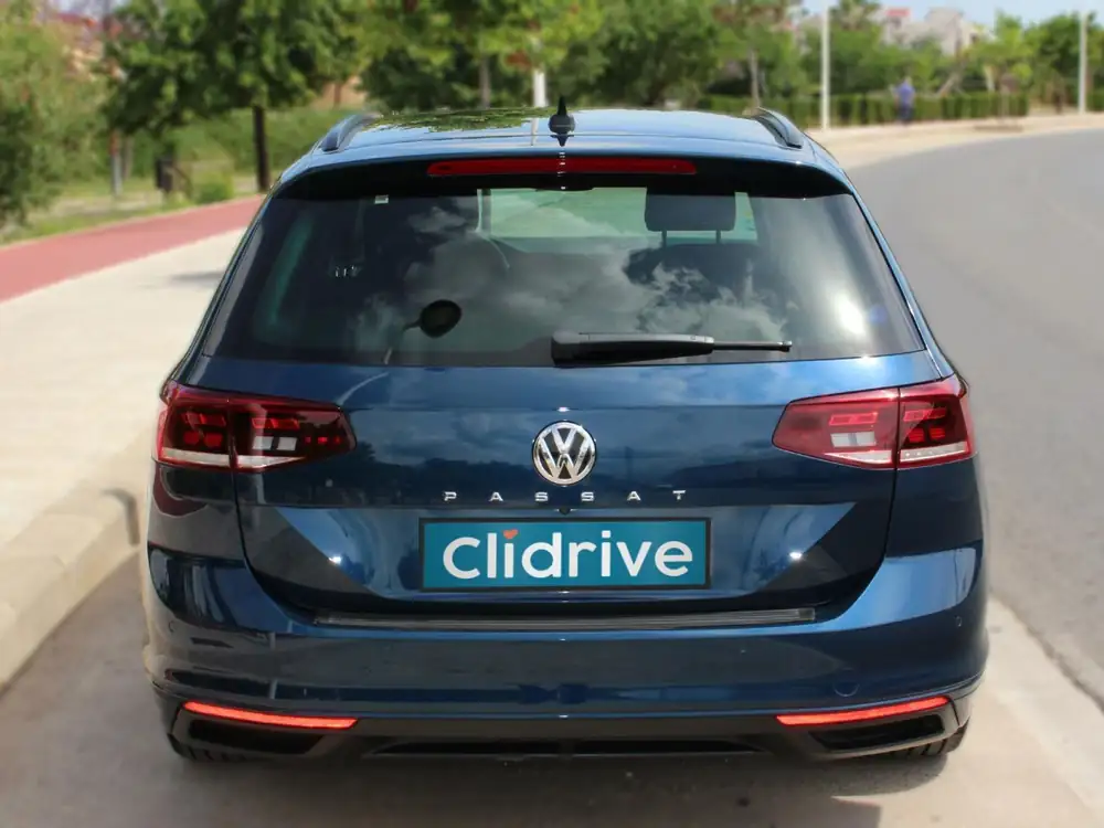 VOLKSWAGEN passat