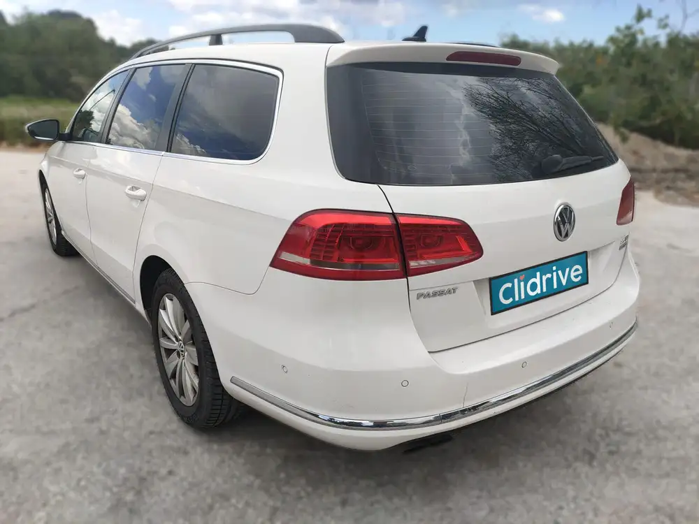 VOLKSWAGEN passat