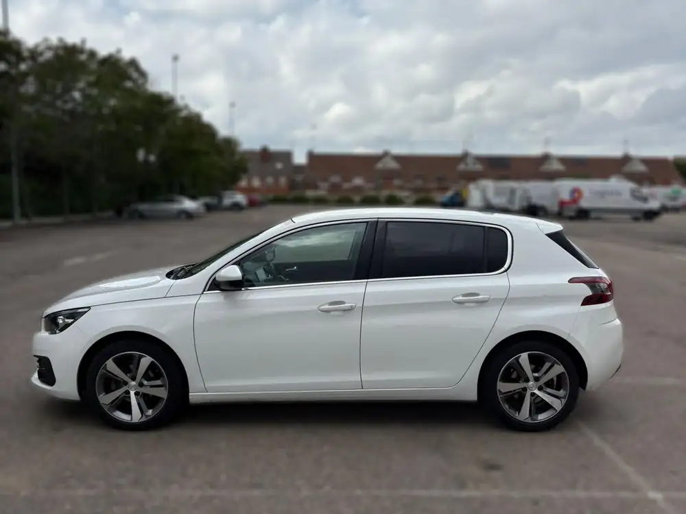 5p Allure BlueHDi 73KW (100CV)