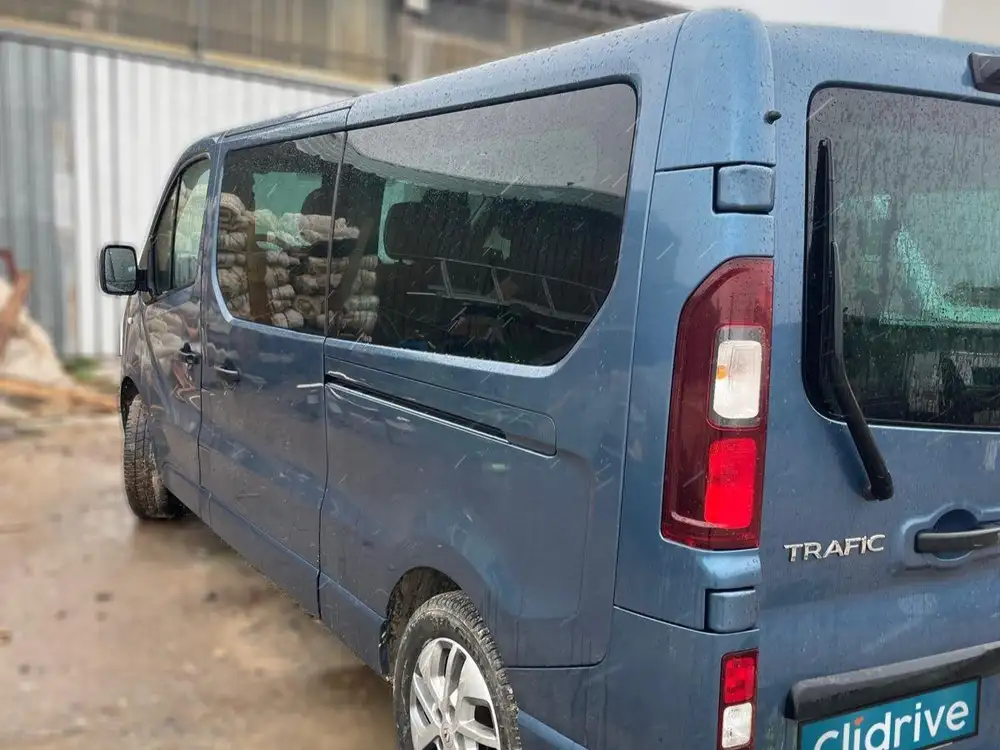 RENAULT trafic