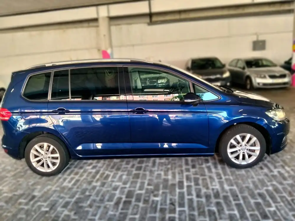 VOLKSWAGEN touran