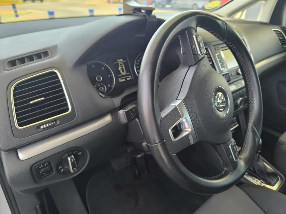 VOLKSWAGEN sharan