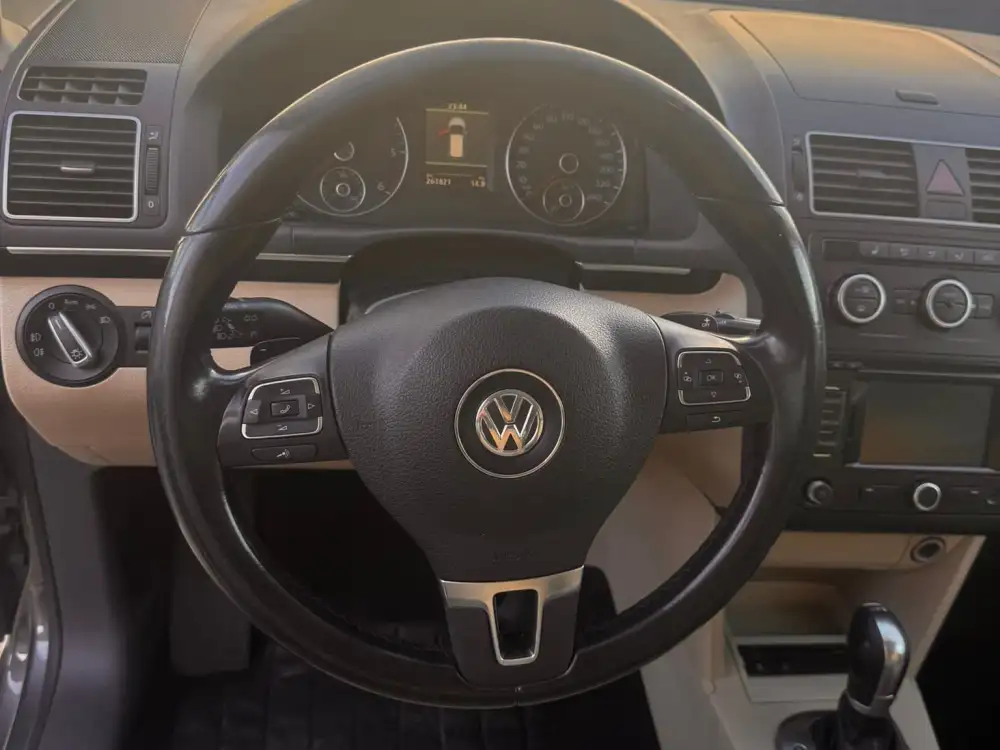 VOLKSWAGEN touran