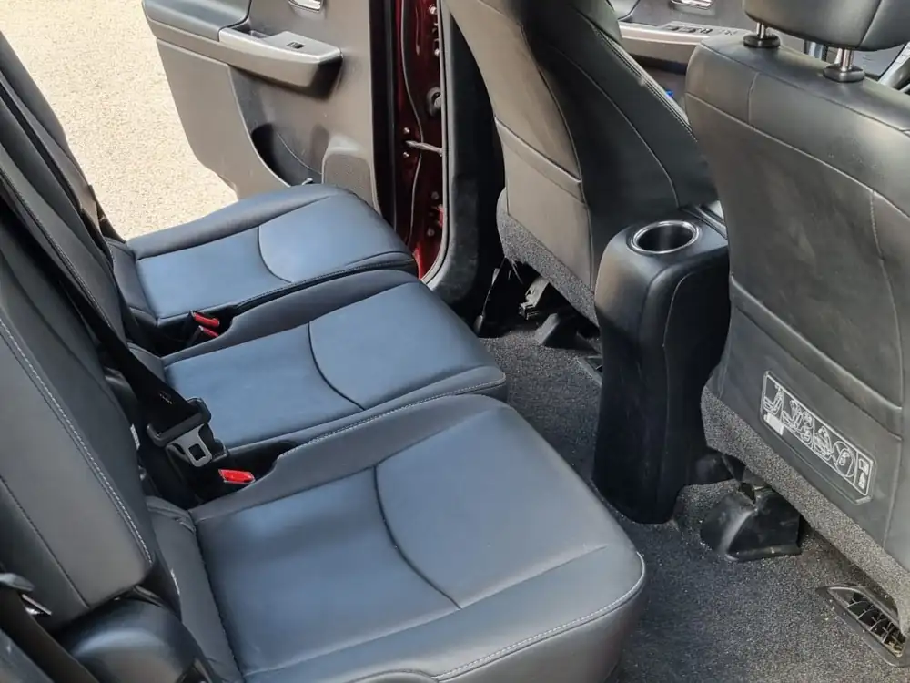TOYOTA prius+