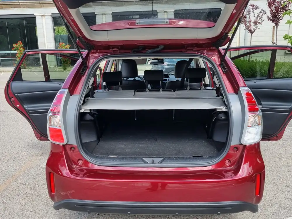 TOYOTA prius+