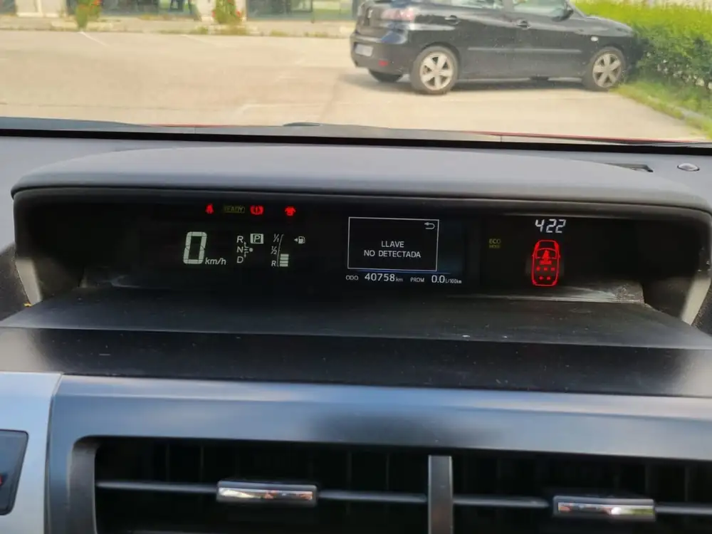 TOYOTA prius+