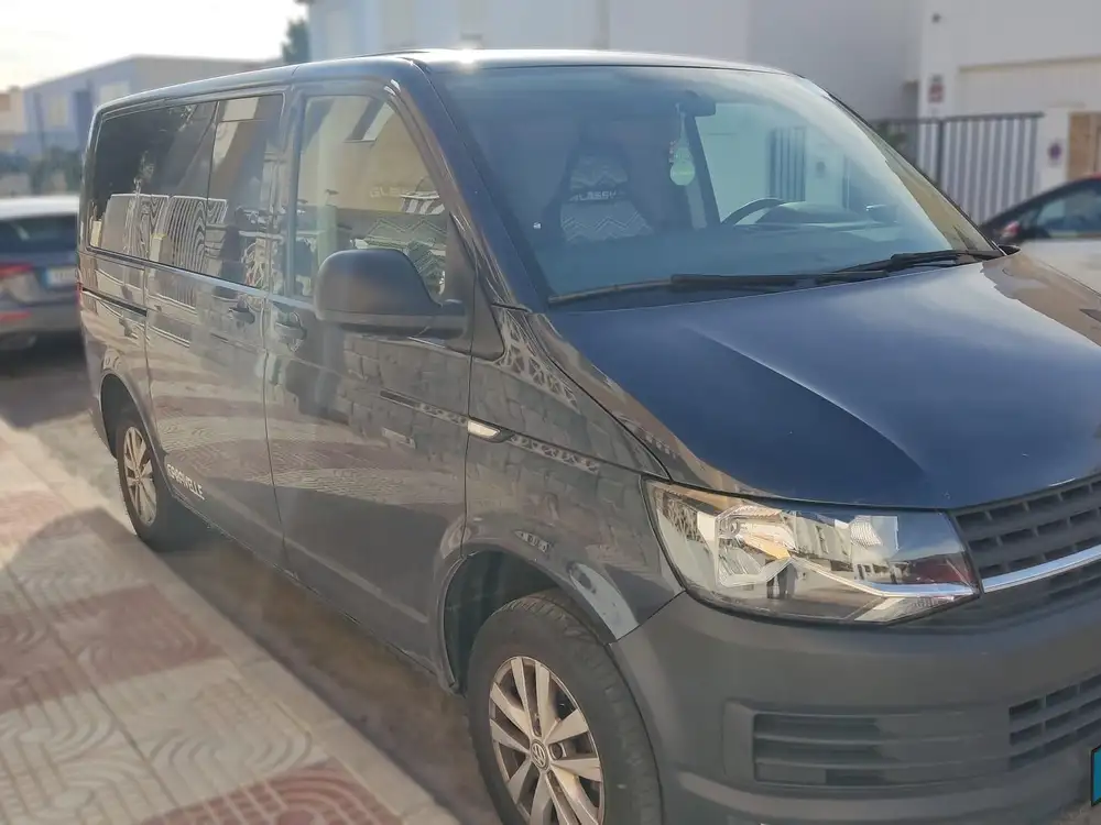 VOLKSWAGEN caravelle