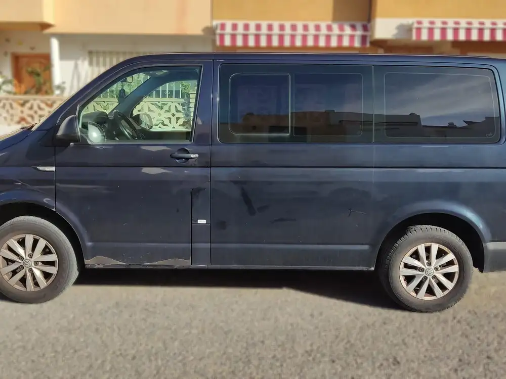 VOLKSWAGEN caravelle