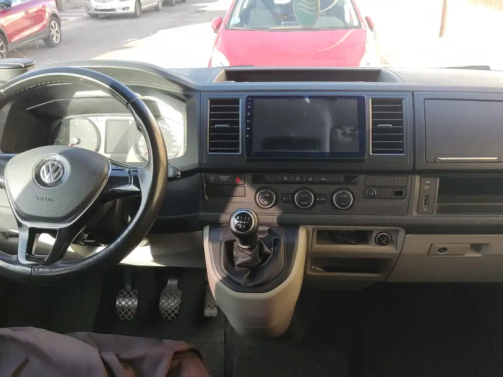 VOLKSWAGEN caravelle