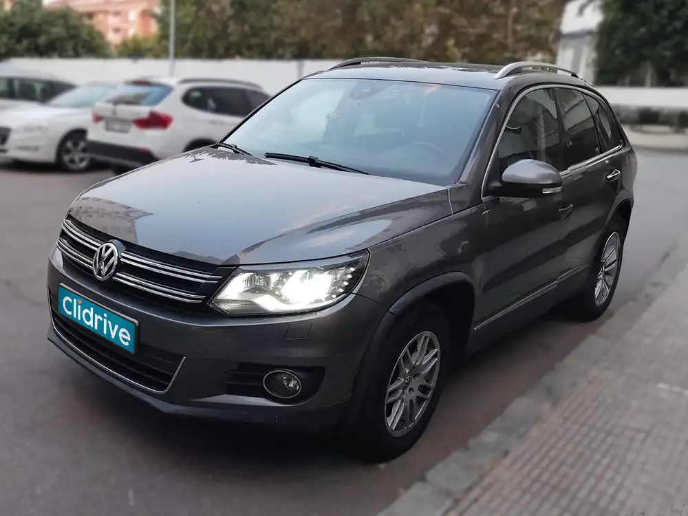 VOLKSWAGEN tiguan