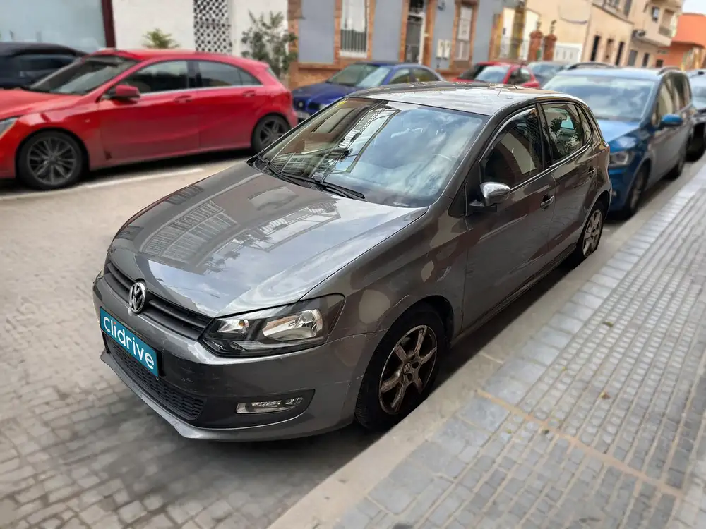 VOLKSWAGEN polo