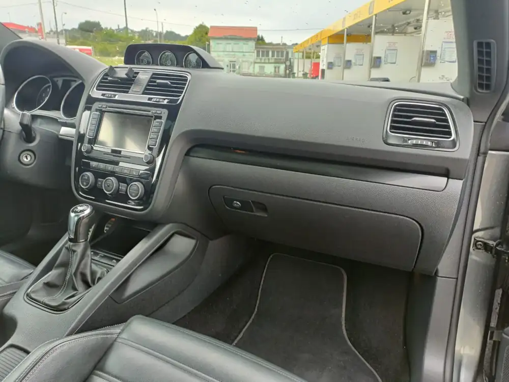 VOLKSWAGEN scirocco