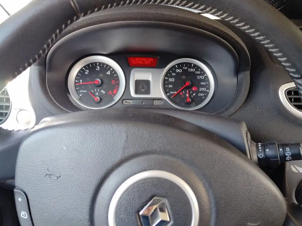 RENAULT clio