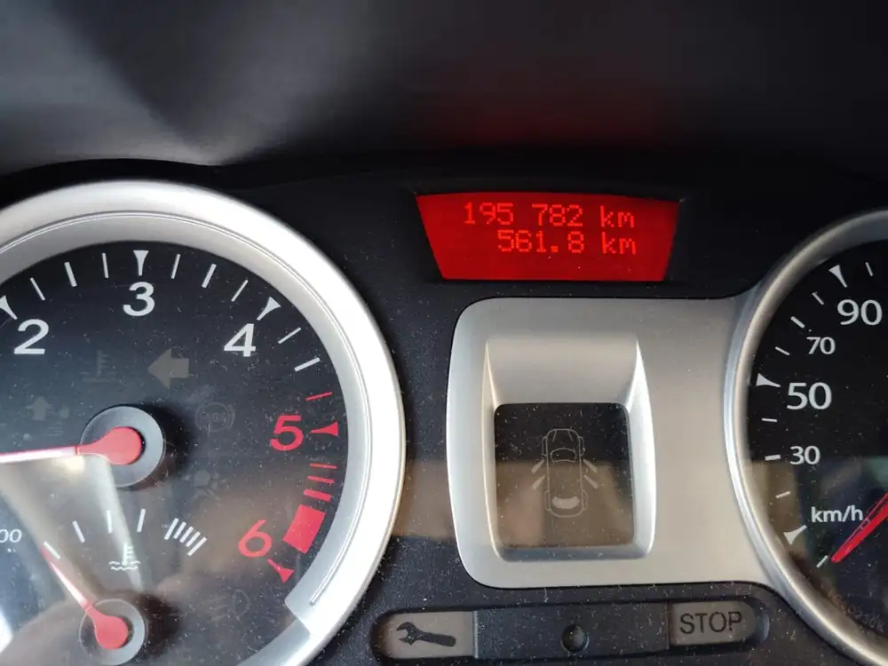 RENAULT clio