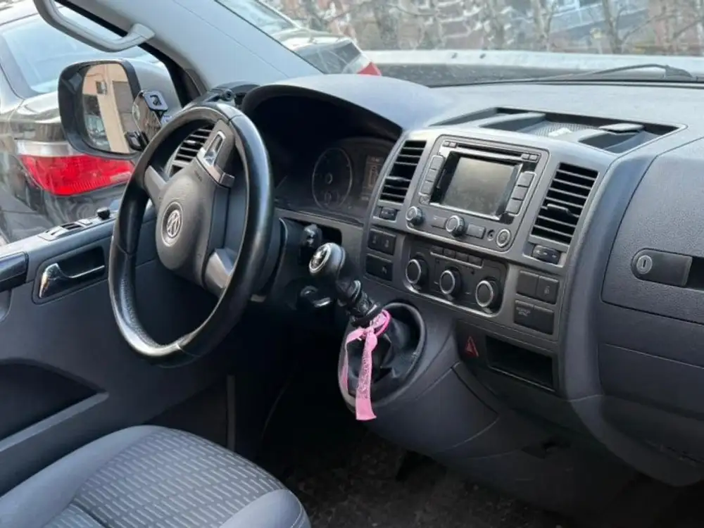 VOLKSWAGEN multivan