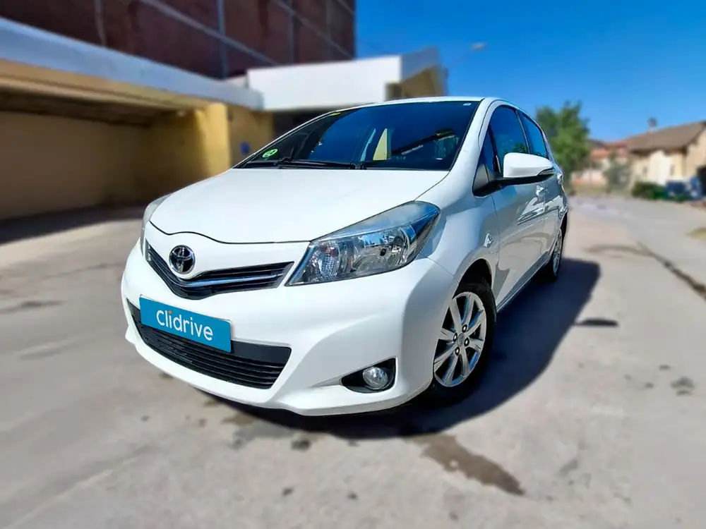 TOYOTA yaris