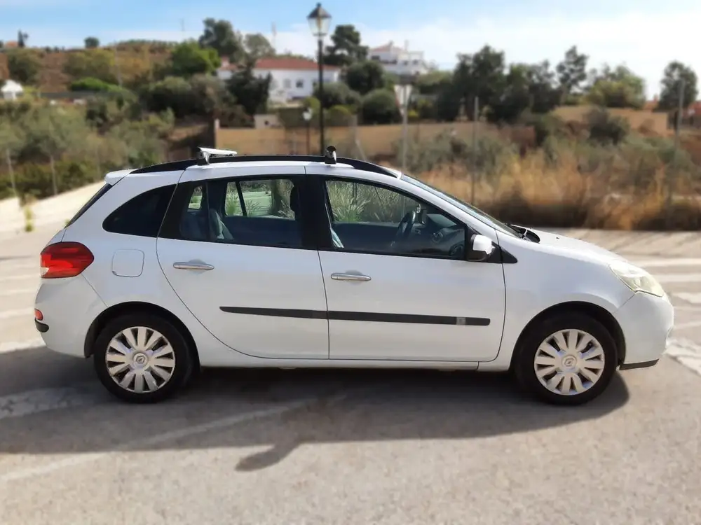 RENAULT clio