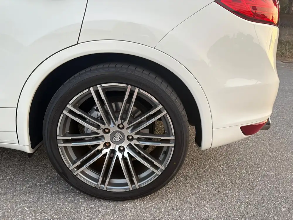 PORSCHE cayenne