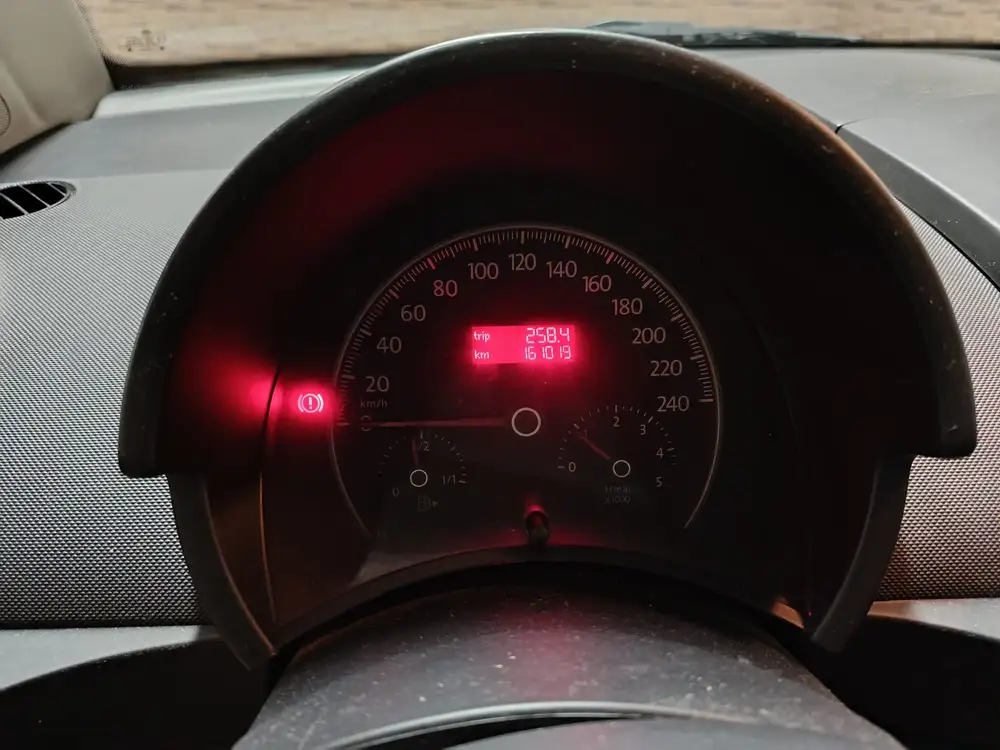 VOLKSWAGEN new beetle