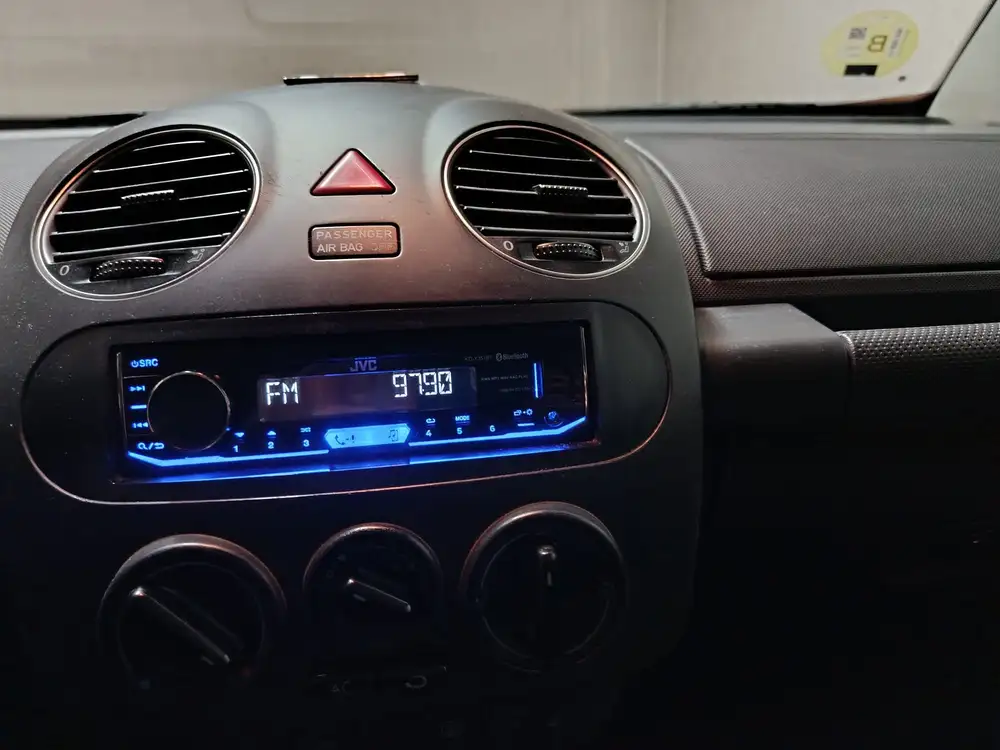 VOLKSWAGEN new beetle