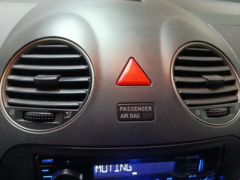 VOLKSWAGEN new beetle