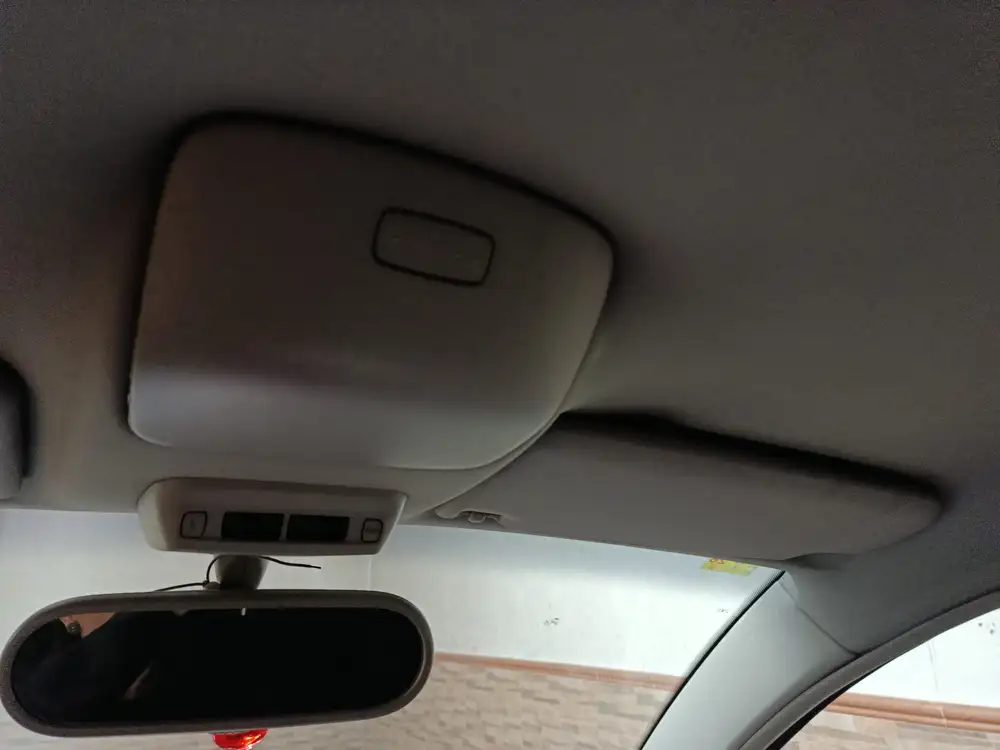 VOLKSWAGEN new beetle