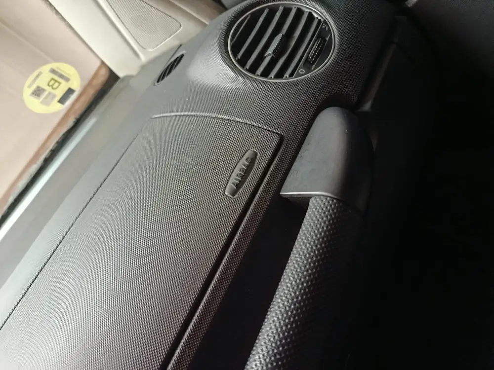 VOLKSWAGEN new beetle