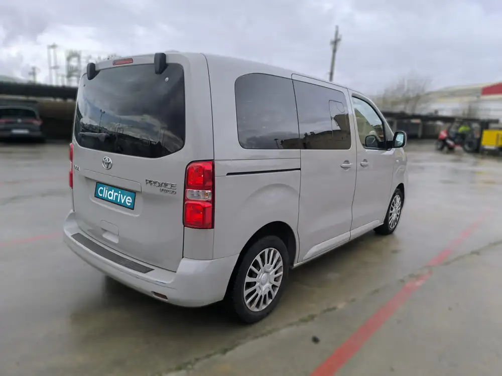 TOYOTA proace verso