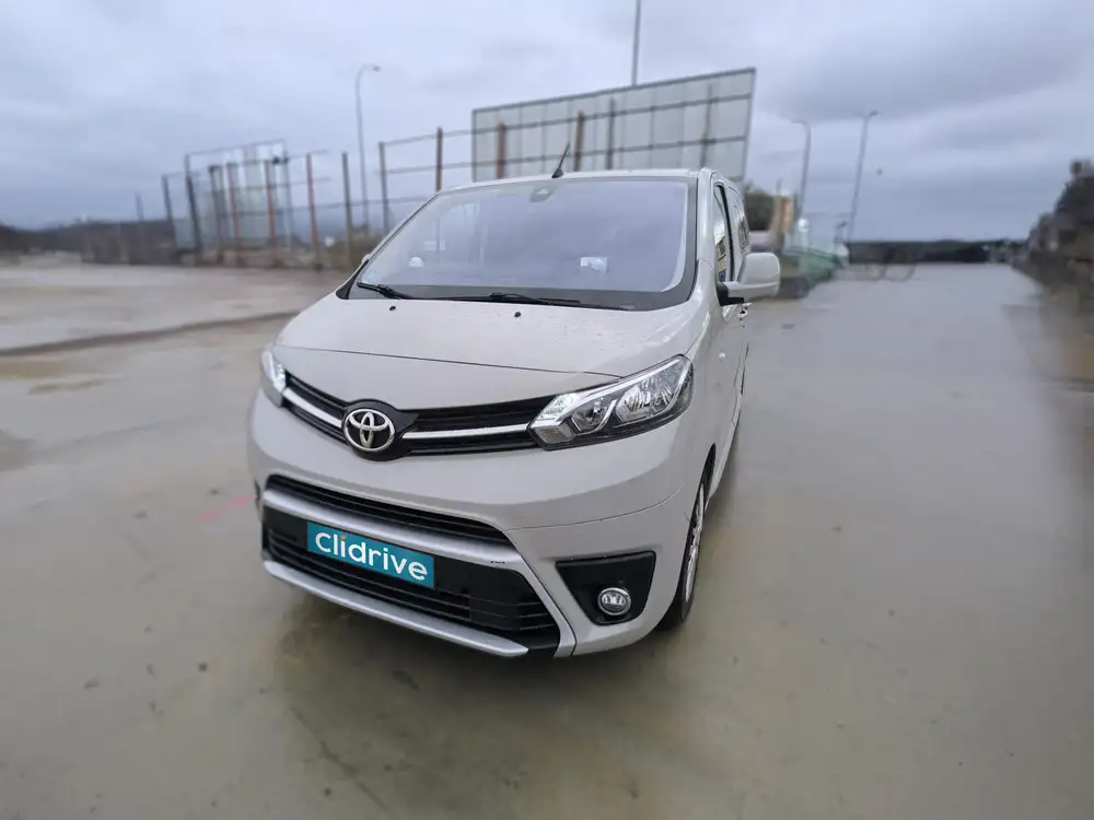 TOYOTA proace verso