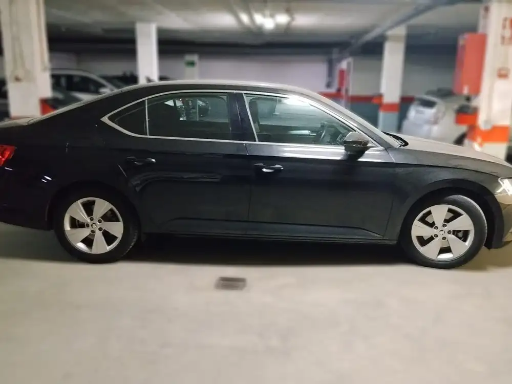 SKODA superb - Foto 2 | Clidrive